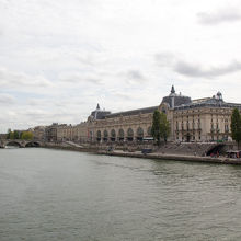 セーヌ対岸から