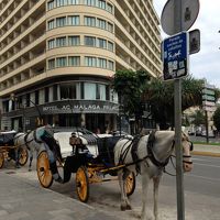 ホテル前は雰囲気あります。