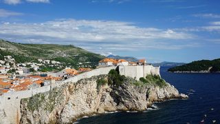 穴場スポット！城壁巡りのチケットで入場できます。