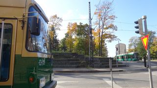 縦横無尽に走っています