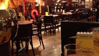 ロカビリー炸裂！