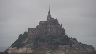 素晴らしいモンサンミッシェルの夕暮れ