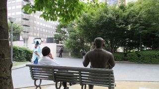 福岡市役所前　ふれあい広場　週末はイベントが行われます。