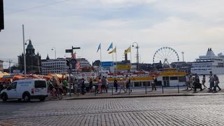 フィンランド土産のほかに、ザリガニ、サーモン、トナカイ、小魚、ベリー、野菜、黒パン…食いしん坊バンザイ！