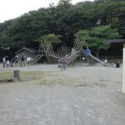 川沿いの総合公園