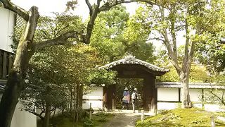 国の名勝指定のお庭と、長谷川等伯の襖絵のあるお寺