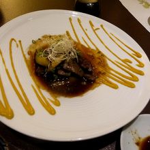 石垣牛とフォアグラの黒石焼