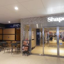 西側からの入口