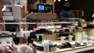 鶏のおいしさをを知りつくしているお店。