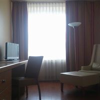 部屋のサイズに比べてテレビは小さいです