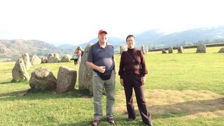 ストーンヘンジと比べるかな