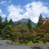 宿の外にある休憩場所から見える景色