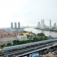 部屋からの眺め。角部屋だったので、窓が多くてよかったです。