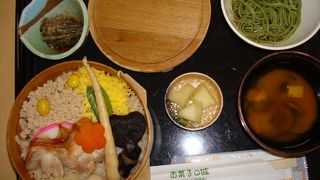 ここの釜めしお勧めです