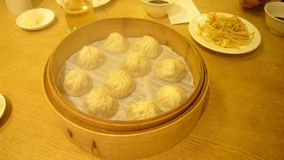 種類豊富な小籠包を食べ比べ