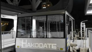 函館山ロープウェイ　3分で頂上に到着