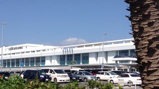 足湯と手湯があり、お土産も豊富