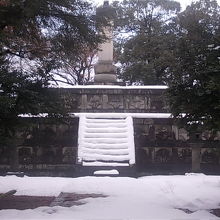 墓所内部の様子（立入は不可）