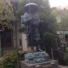 弘法大師の像です。