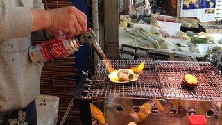 場内見学後は場外で買い食いといか