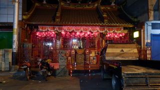 グデ市場近くの中国寺院