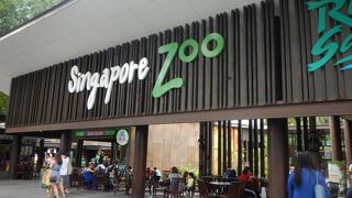 オープン・ズーシステムの動物園♪