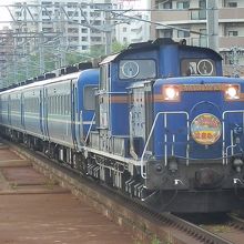 道内はＤＤ５１牽引。