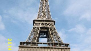 周囲の公園もきれい、外観もぐるりと見物可能