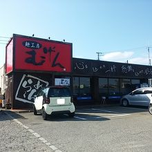 駐車場は広いです