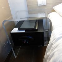 十分なサイズのセキュリティーボックス（電子ロック式）