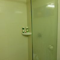 シャワーのみです、シャンプーリンス・石鹸付です。