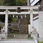 湯元温泉の高台にある神社
