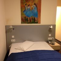 まあまあ広い室内