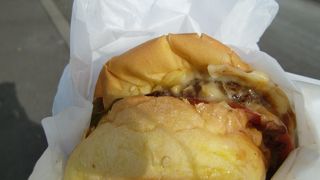 道産粗挽きビーフ100％