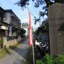 霊神堂へ行く参道