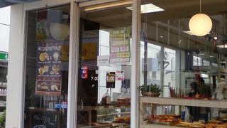 京王線沿線のパン屋さん。