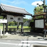 東海道五十三次の25番目の宿場で古い建物が良く保存されています