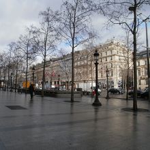 優雅な街並みをのんびりと散歩