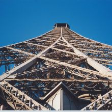 鉄骨でできていることが改めわかります・・・。