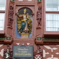 17世紀の美しい聖母子像