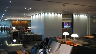 シャンパンとワンタンメンが美味しい。