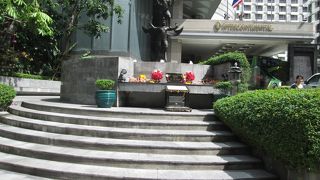 プラ ナラーイソンスバン