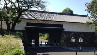 江戸城に残る田安門