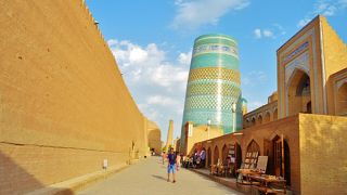 イチャンカラの中央通り：パフラヴァーン マフムード通り