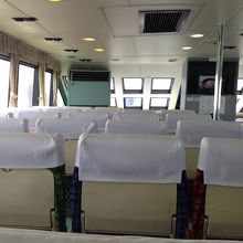 大きな船は立派なシートでした