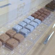 本店はチョコが安いです