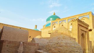 パフラヴァン・マフムド廟