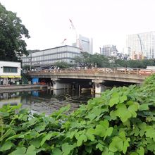 橋とボートハウス