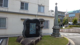 聖マリア大聖堂の敷地にあります