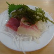 沖縄のお魚をその場で味わえます